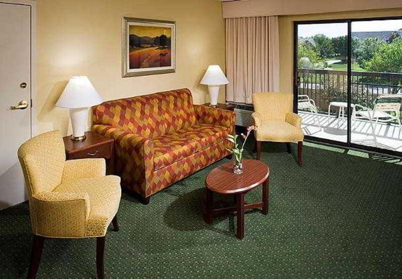 Courtyard By Marriott Wichita East Quarto foto