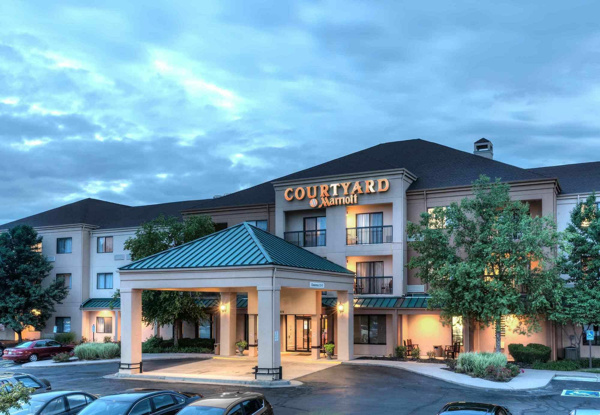 Courtyard By Marriott Wichita East Exterior foto